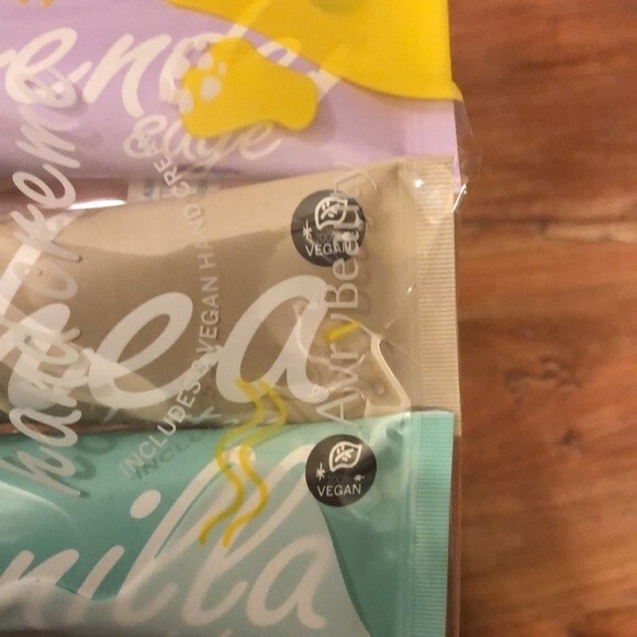 Avry beauty pack of 3 hand creams 1.5 fl oz each - Picture 5 of 7